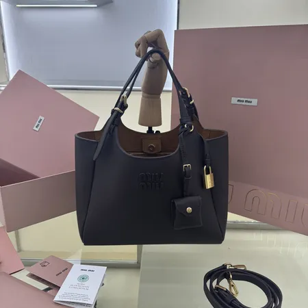 ミュウミュウ ハンドバッグ