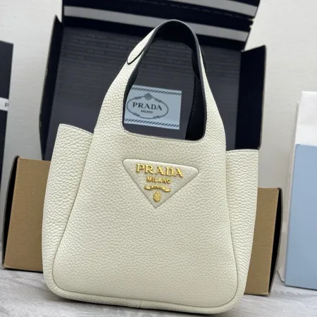 プラダ ハンドバッグ