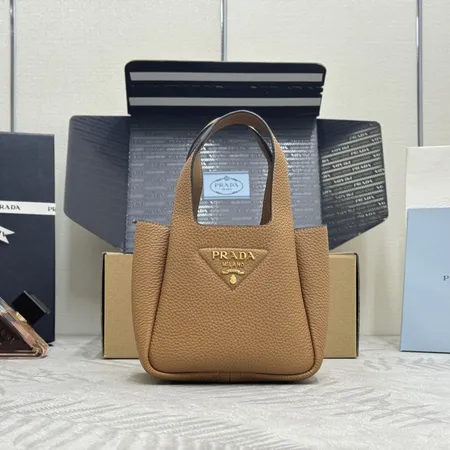 プラダ ハンドバッグ