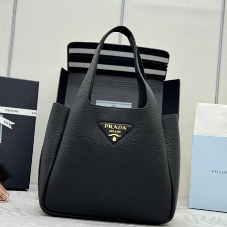プラダ ハンドバッグ