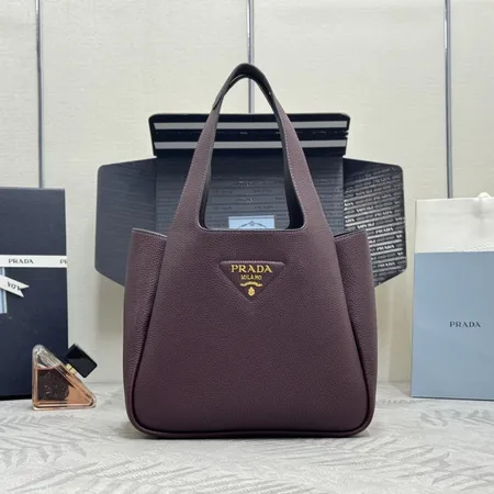 プラダ ハンドバッグ