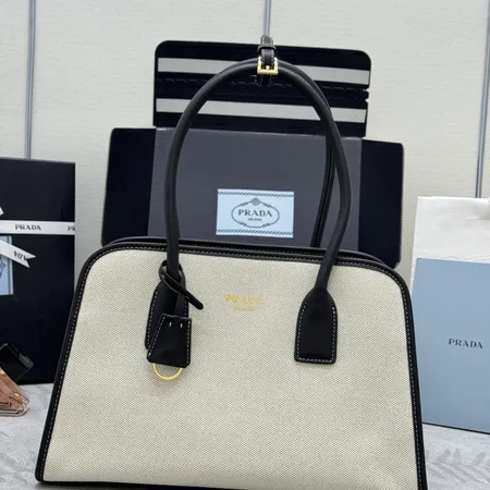 プラダ ハンドバッグ