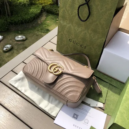 グッチ ショルダーバッグ