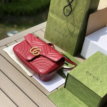 グッチ ショルダーバッグ