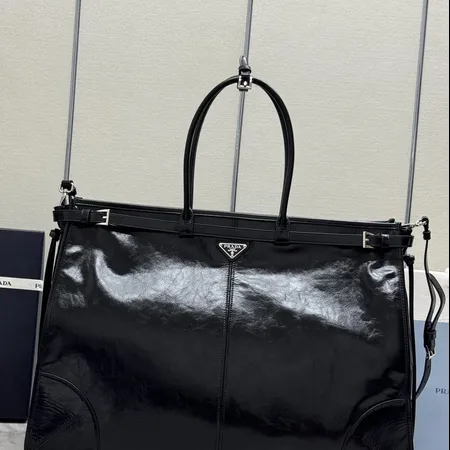 プラダ ハンドバッグ