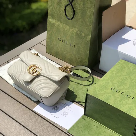 グッチ ショルダーバッグ