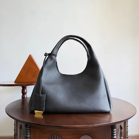 ボッテガ ヴェネタ ハンドバッグ