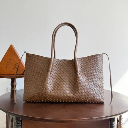 ボッテガ ヴェネタ ハンドバッグ