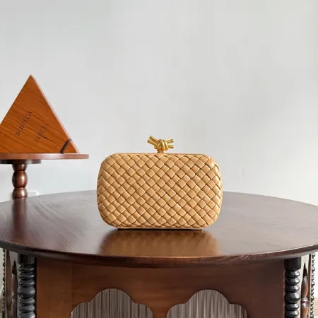 ボッテガ ヴェネタ ハンドバッグ