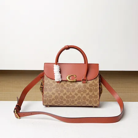 コーチ ハンドバッグ
