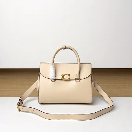 コーチ ハンドバッグ