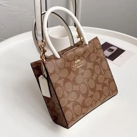 コーチ ハンドバッグ