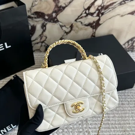 シャネル ハンドバッグ