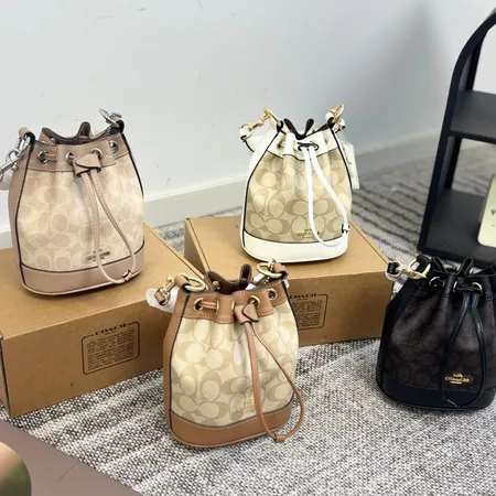 コーチ ハンドバッグ