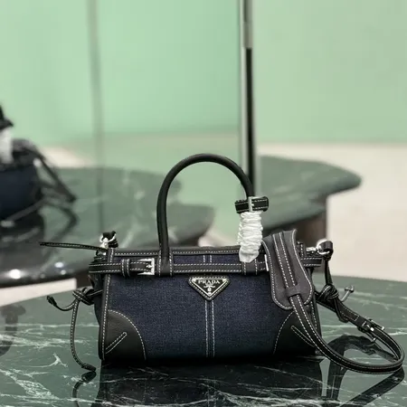 プラダ ハンドバッグ
