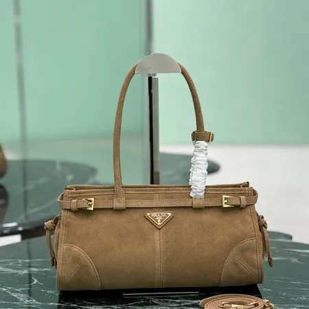 プラダ ハンドバッグ