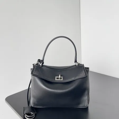 バレンシアガ ハンドバッグ