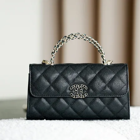 シャネル ショルダーバッグ