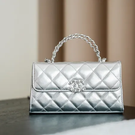 シャネル ショルダーバッグ