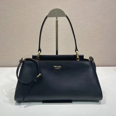 プラダ ハンドバッグ