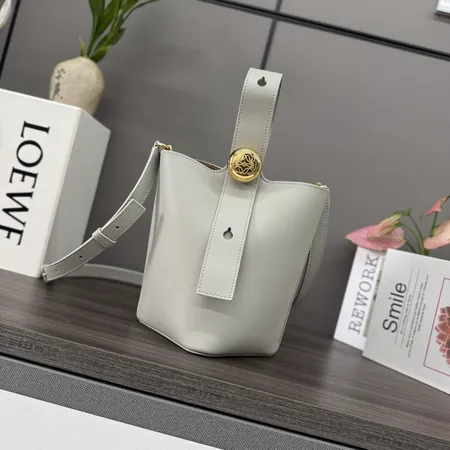 ロエベ ハンドバッグ