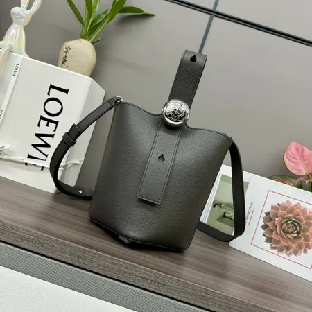 ロエベ ハンドバッグ