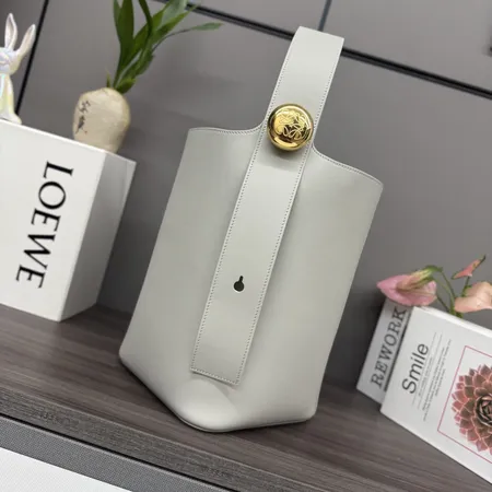 ロエベ ハンドバッグ