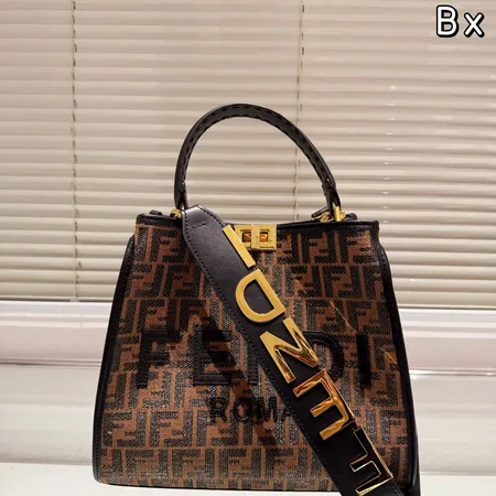 フェンディ ハンドバッグ