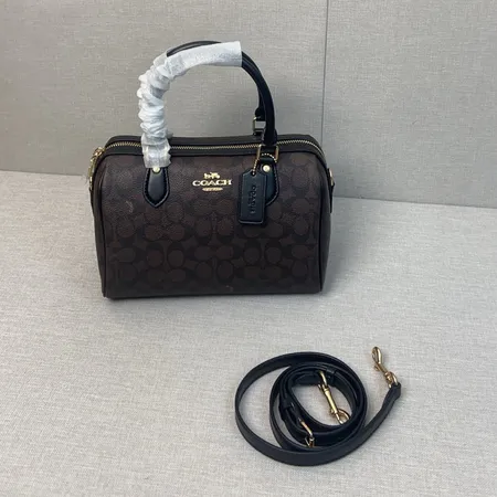 コーチ ハンドバッグ