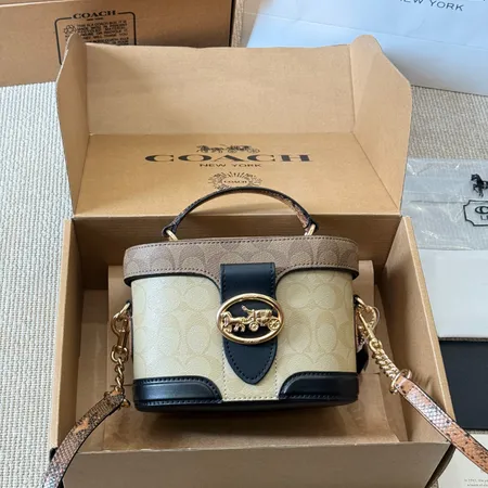 コーチ ショルダーバッグ