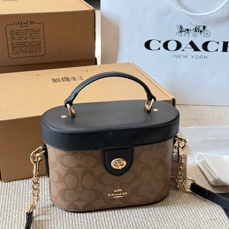 コーチ ショルダーバッグ