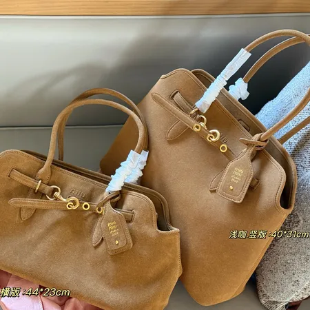 ミュウミュウ ハンドバッグ