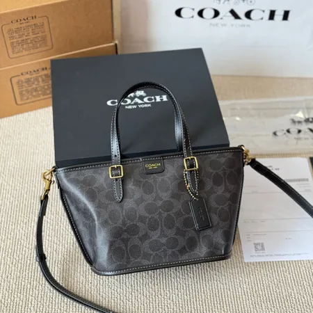 コーチ ハンドバッグ