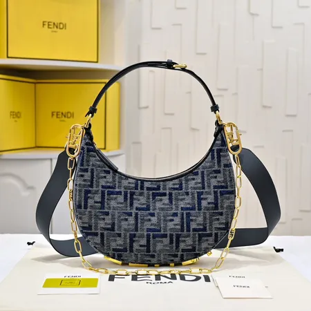 フェンディ ハンドバッグ