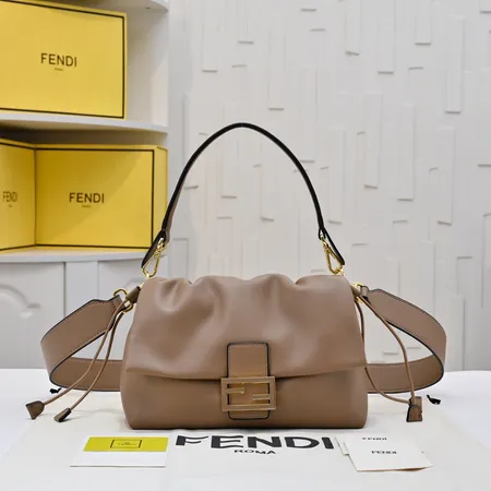 フェンディ ハンドバッグ