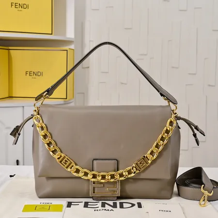 フェンディ ハンドバッグ