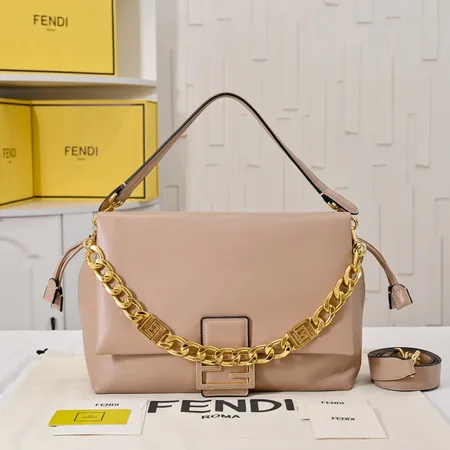 フェンディ ハンドバッグ