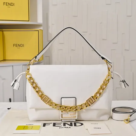 フェンディ ハンドバッグ