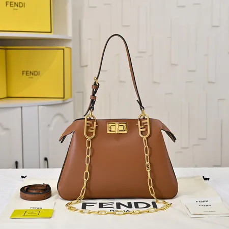 フェンディ ハンドバッグ