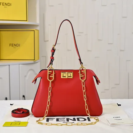 フェンディ ハンドバッグ