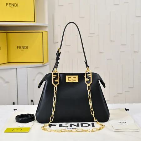 フェンディ ハンドバッグ