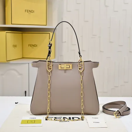 フェンディ ハンドバッグ