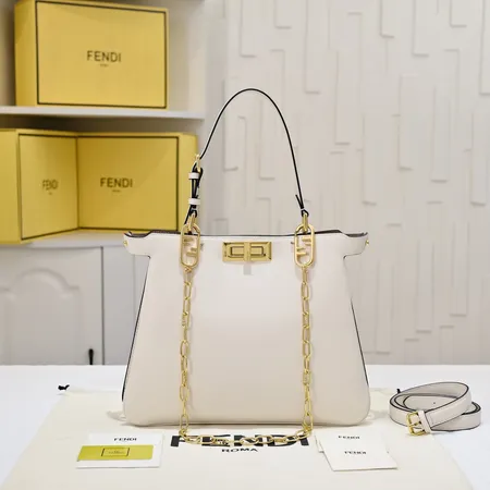 フェンディ ハンドバッグ