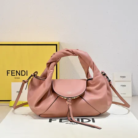 フェンディ ハンドバッグ