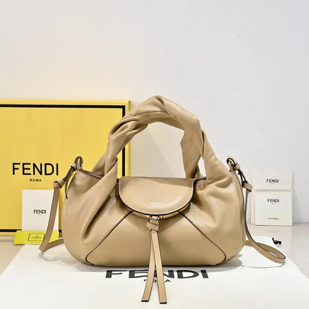 フェンディ ハンドバッグ