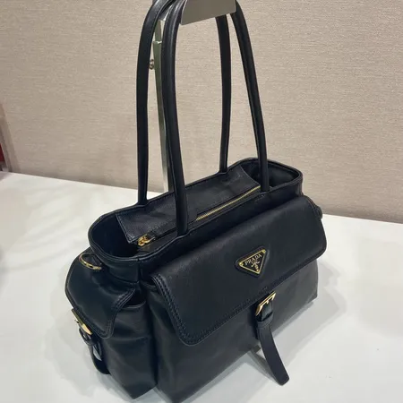 プラダ ハンドバッグ