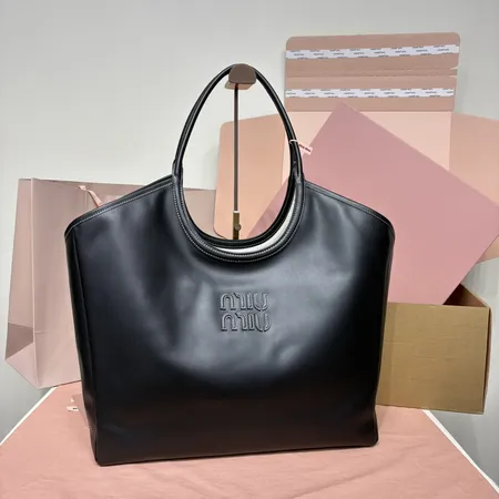 ミュウミュウ ハンドバッグ