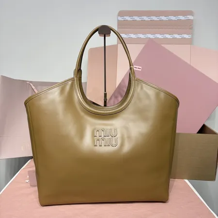 ミュウミュウ ハンドバッグ