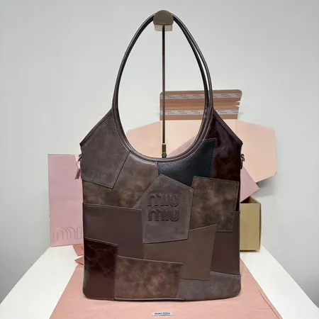 ミュウミュウ ハンドバッグ