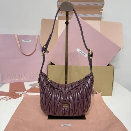 ミュウミュウ ショルダーバッグ